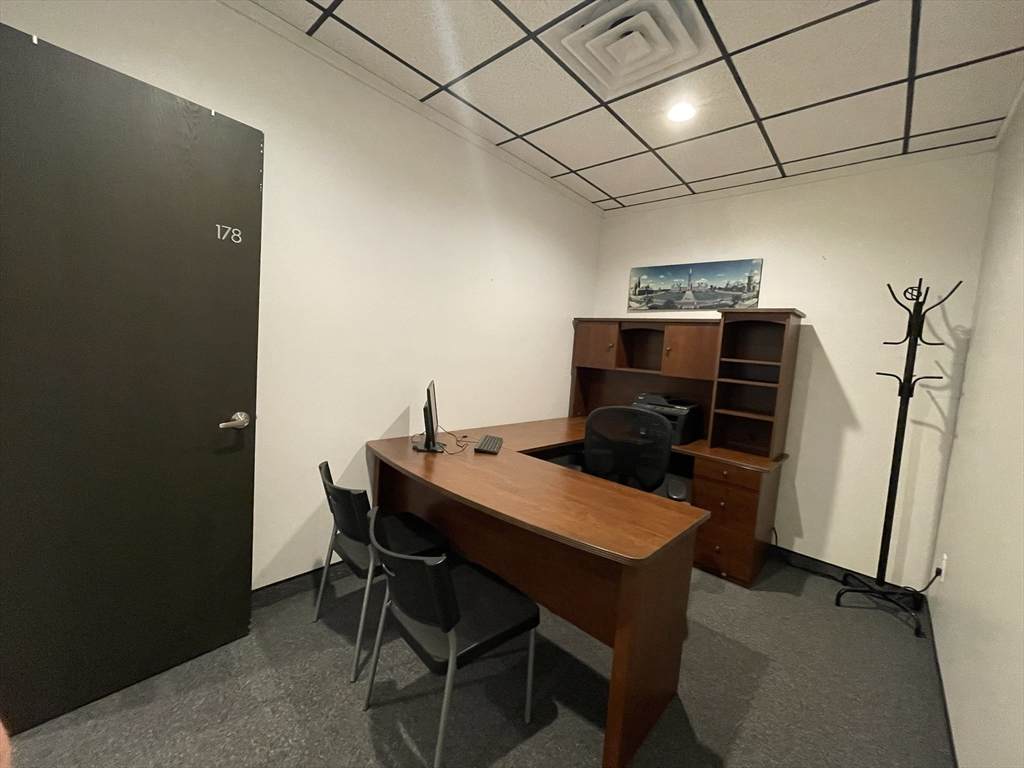 440 Hancock St - Photo 1