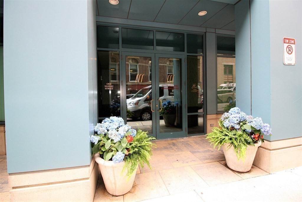 1 Nassau St - Photo 1