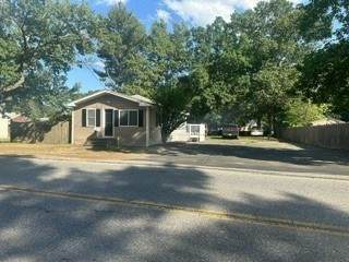 73 Frost Rd - Photo 1