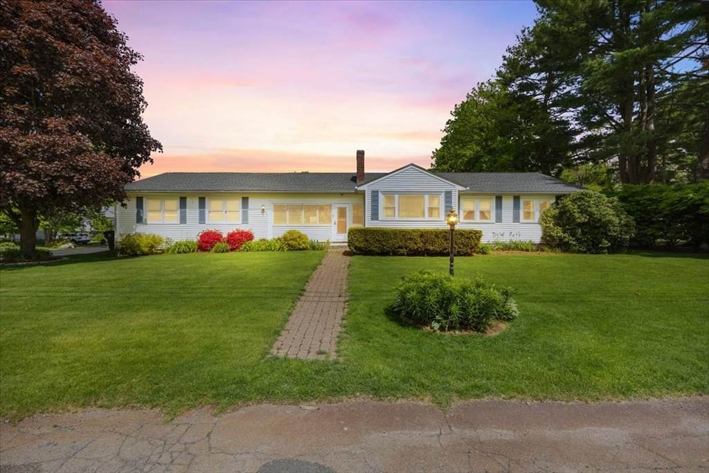 8 Huntington Ave - Photo 1