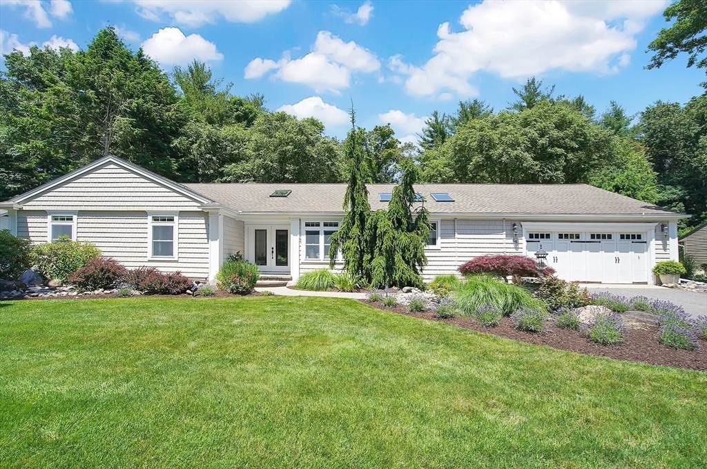 54 Glen Brook  Ln - Photo 1