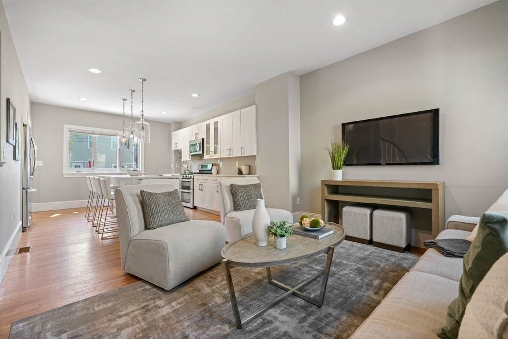 663A East 5th - Photo 1