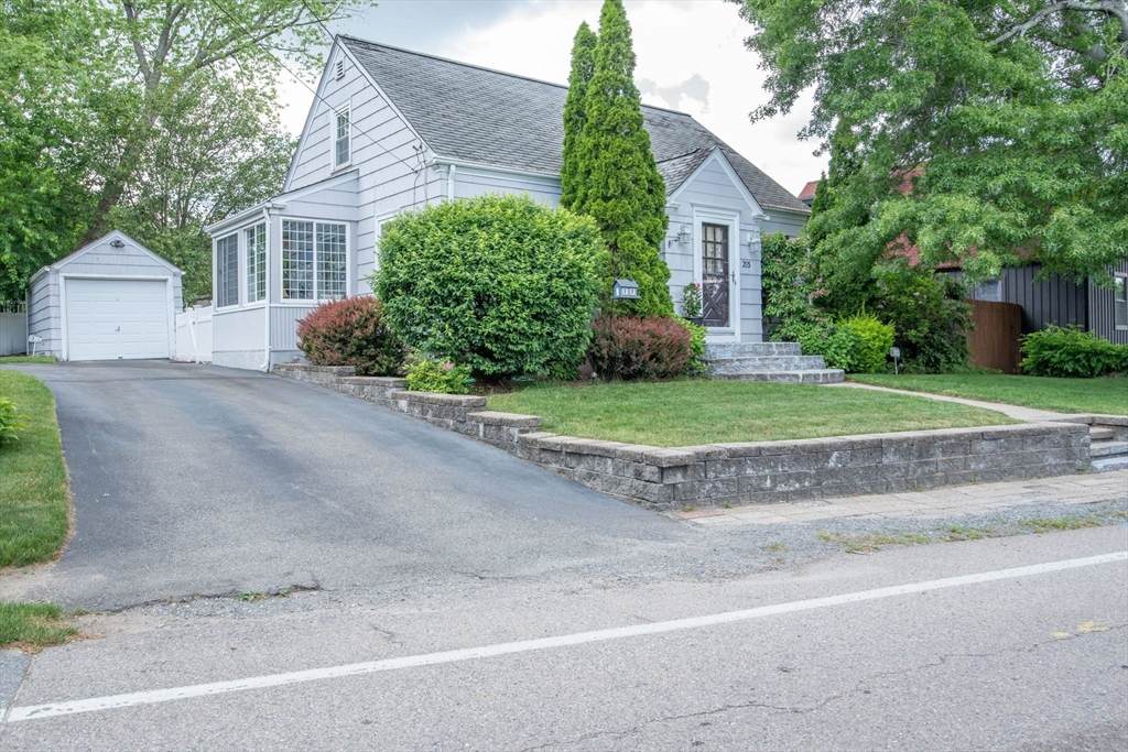 293 Fair St - Photo 1