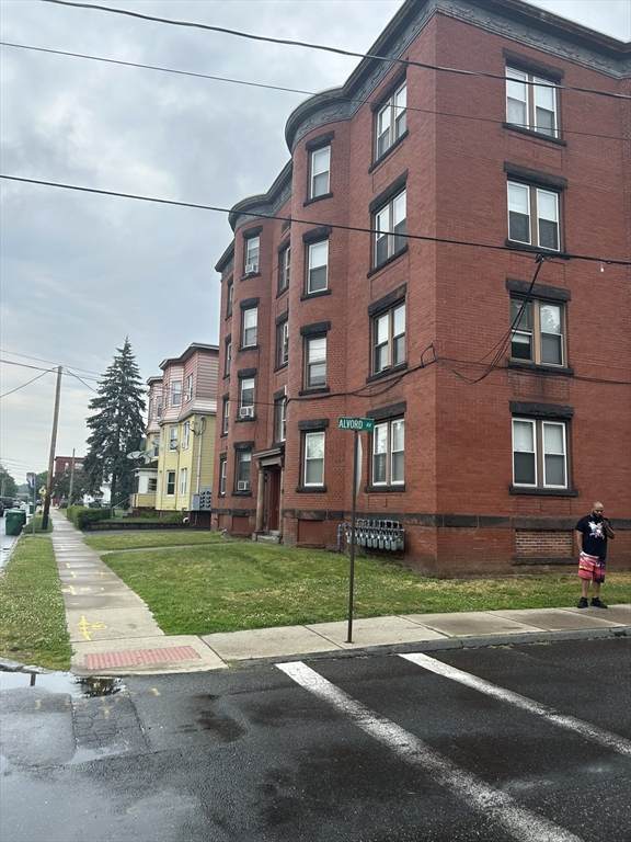 199 Broadway - Photo 1