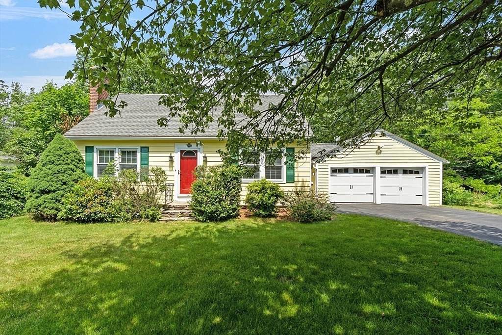 282 Pleasant Street - Photo 1