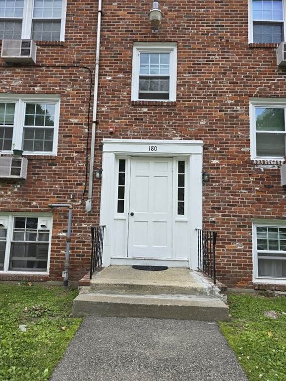 180 Nesmith St - Photo 1