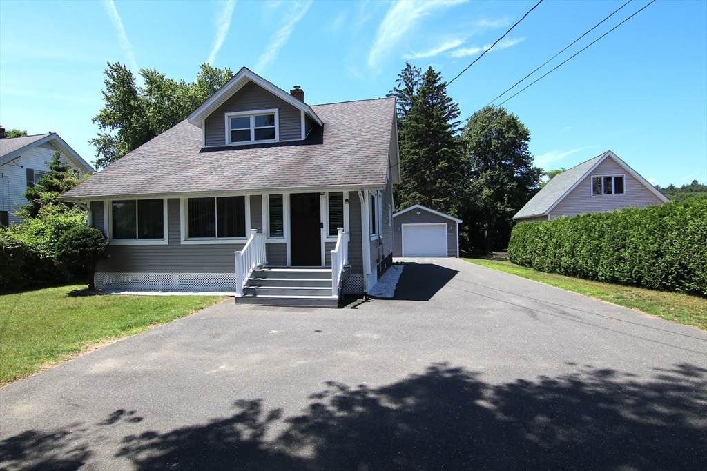 976 Main St - Photo 1