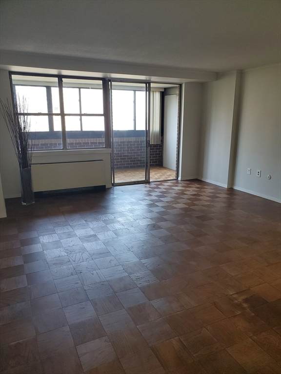 2 Hawthorne Pl - Photo 1