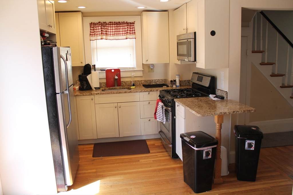 307 Silver St - Photo 1