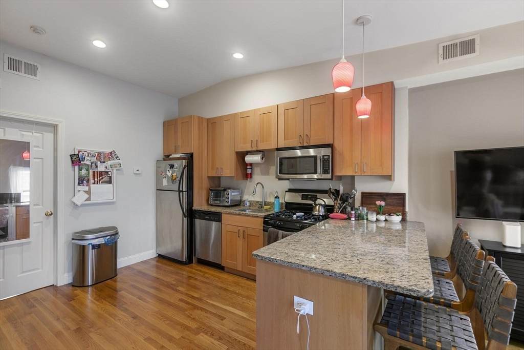 29 Swallow - Photo 1