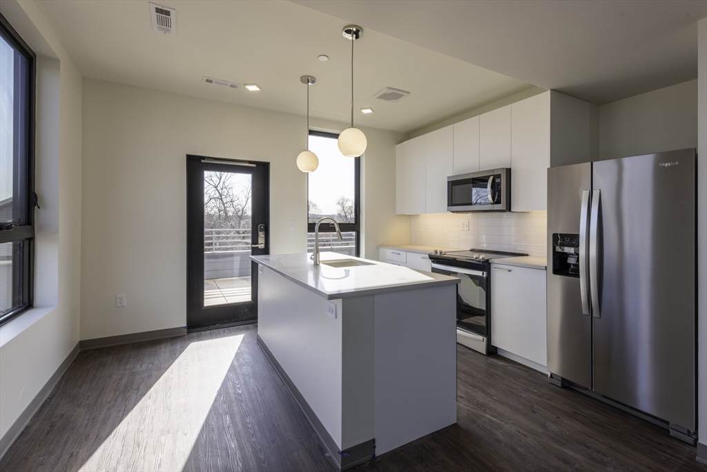 166 Main St - Photo 1