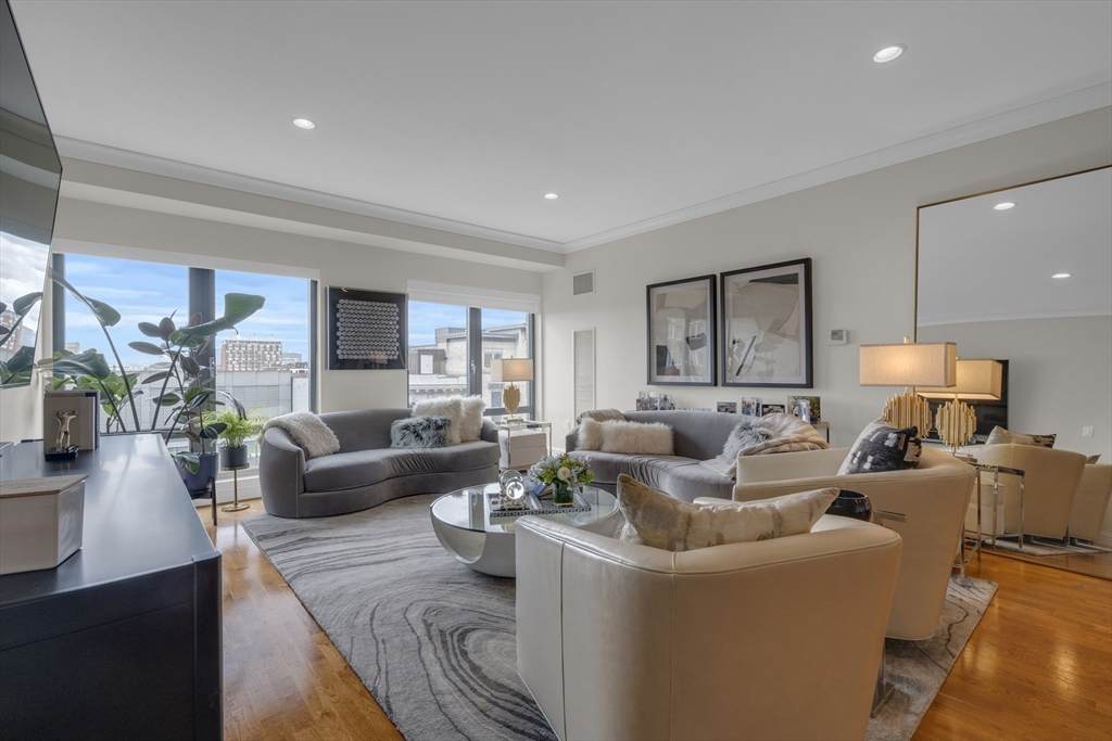 778 Boylston St - Photo 1