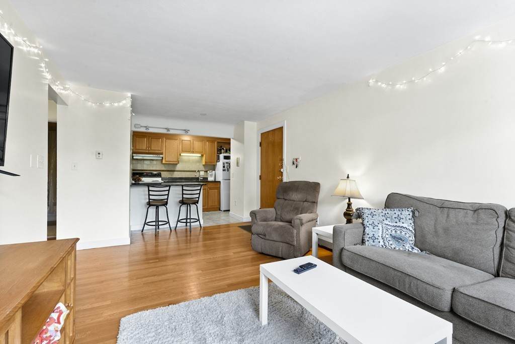 10 Commonwealth Ct - Photo 1