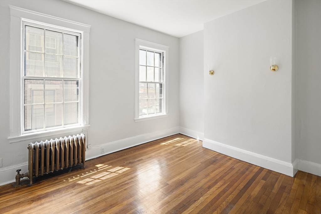 4 Goodwin Pl - Photo 1