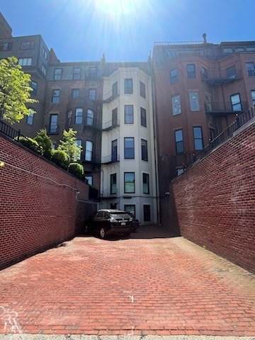 186 Beacon Street - Photo 1