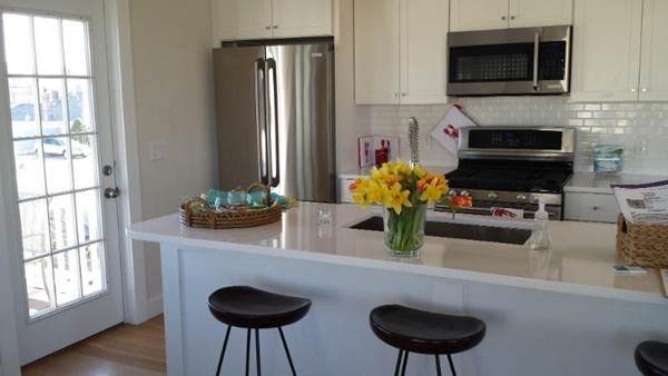 10 65th Street - Photo 1