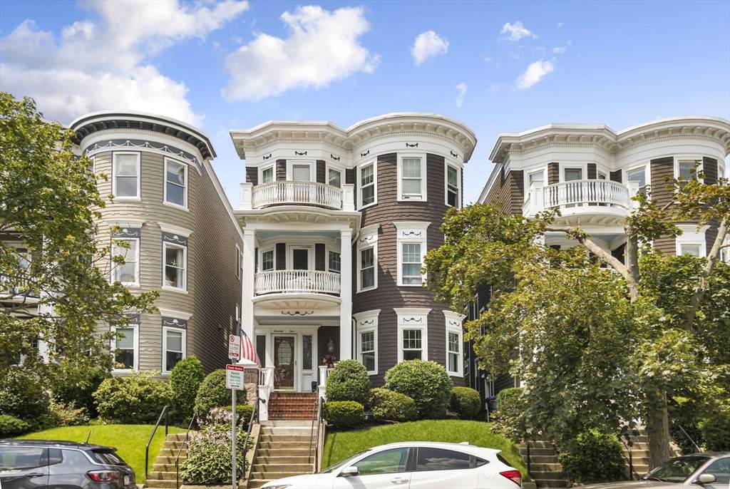 75 Farragut Rd - Photo 1