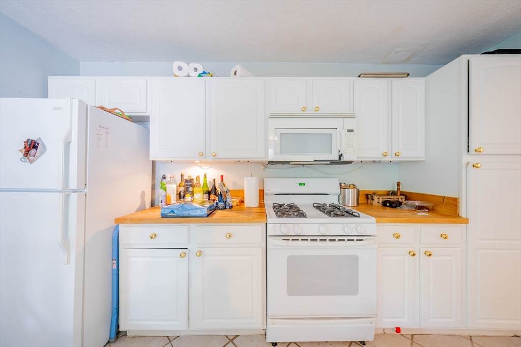 404 Putnam Avenue - Photo 1