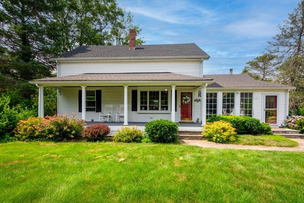 380 Gilbert St - Photo 1