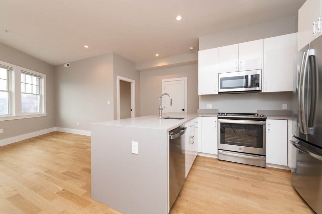 723 Centre Street - Photo 1