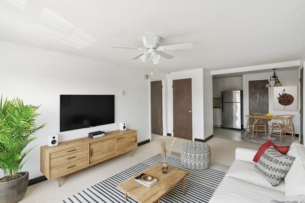 11 Old Colony Ln - Photo 1