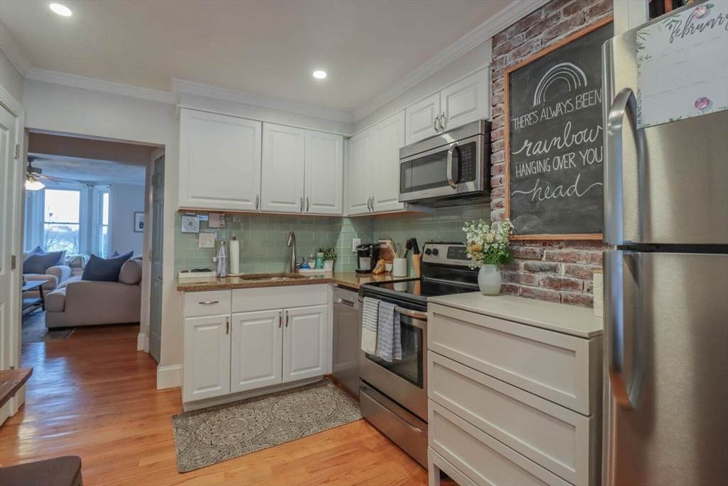 392 E 8th St - Photo 1
