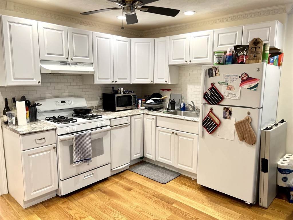 245 E Street - Photo 1