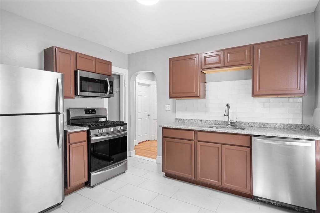 795 Washington - Photo 1