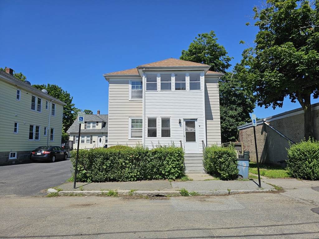 9 Grossman St - Photo 1