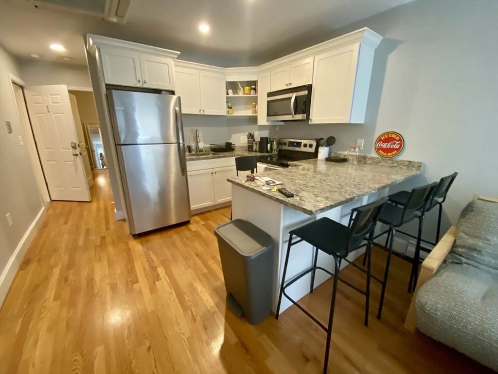 754 Huntington - Photo 1