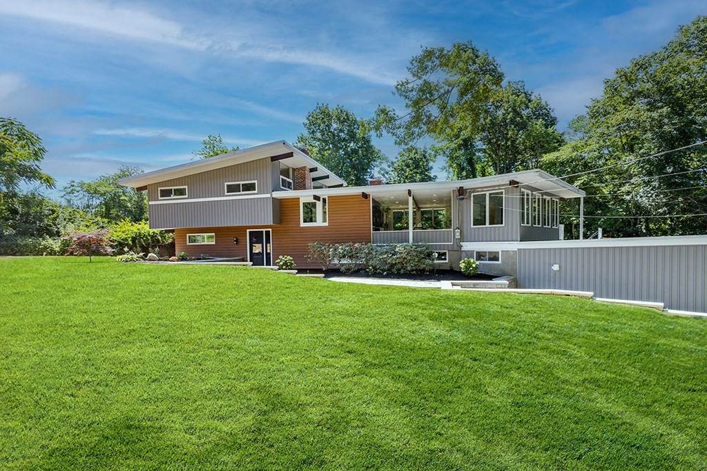 411 Hill Rd - Photo 1