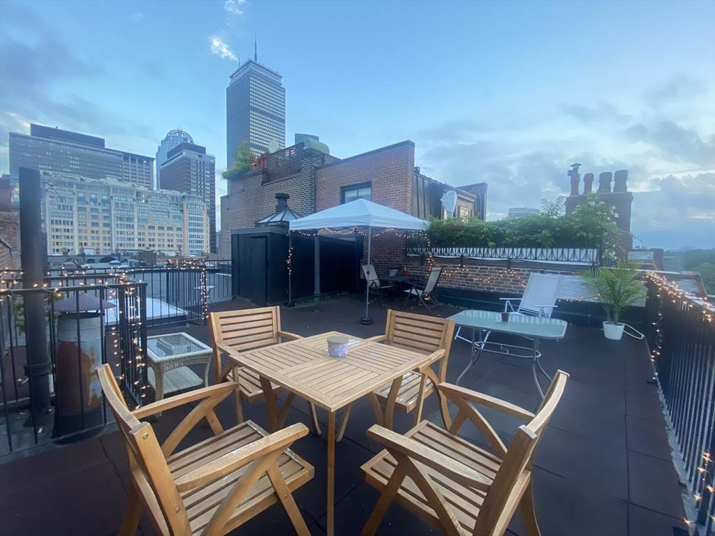 228 Commonwealth Ave. - Photo 1