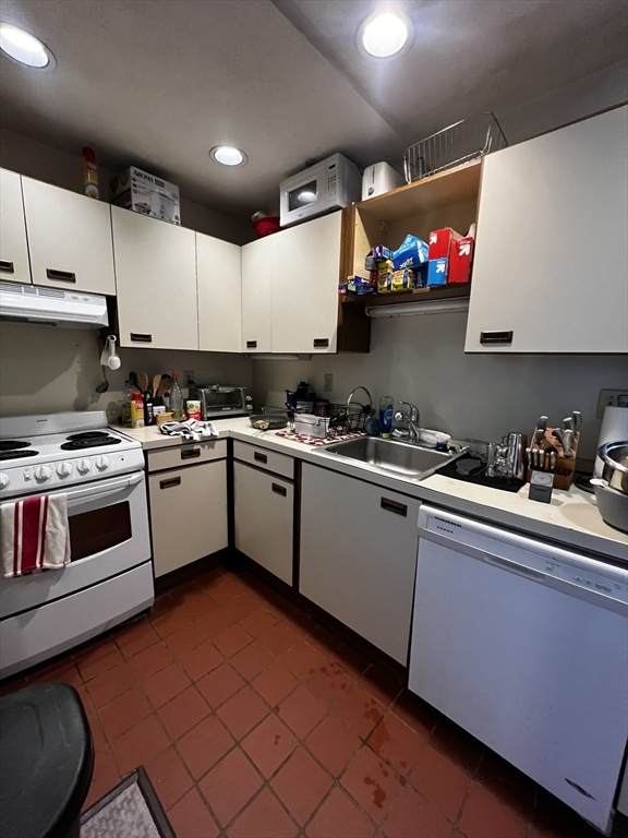 451 Park Drive - Photo 1