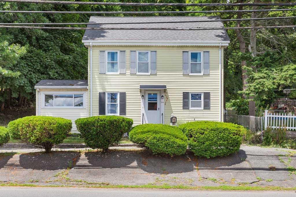 203 Lincoln Ave - Photo 1