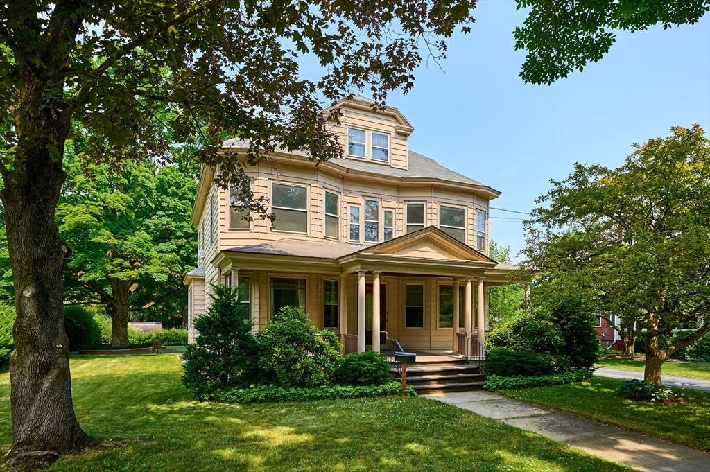 11 Montague Street - Photo 1