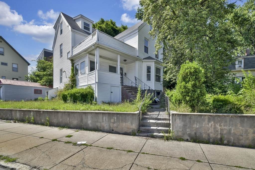 314 Gallivan Blvd - Photo 1