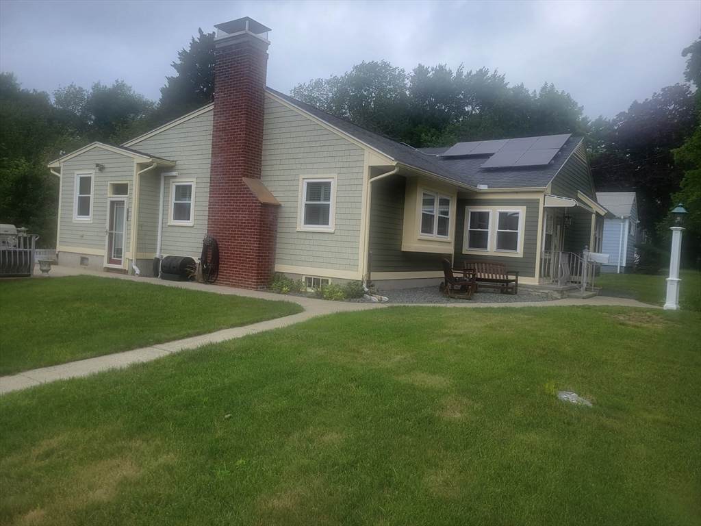 1289 Roseanne St - Photo 1