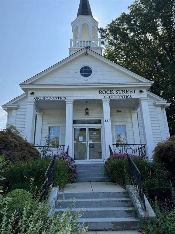551 Rock St - Photo 1