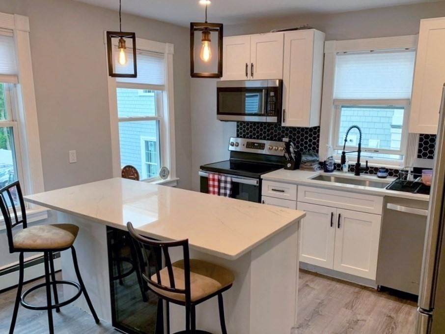 275 Gallivan Blvd - Photo 1