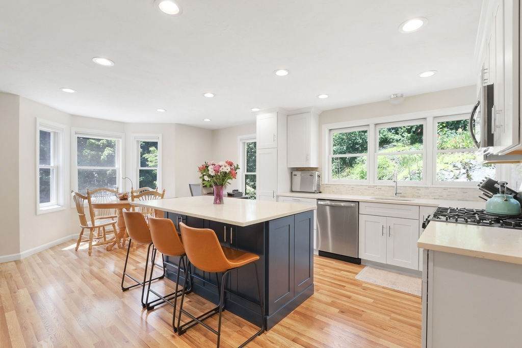 55 Stimson St - Photo 1