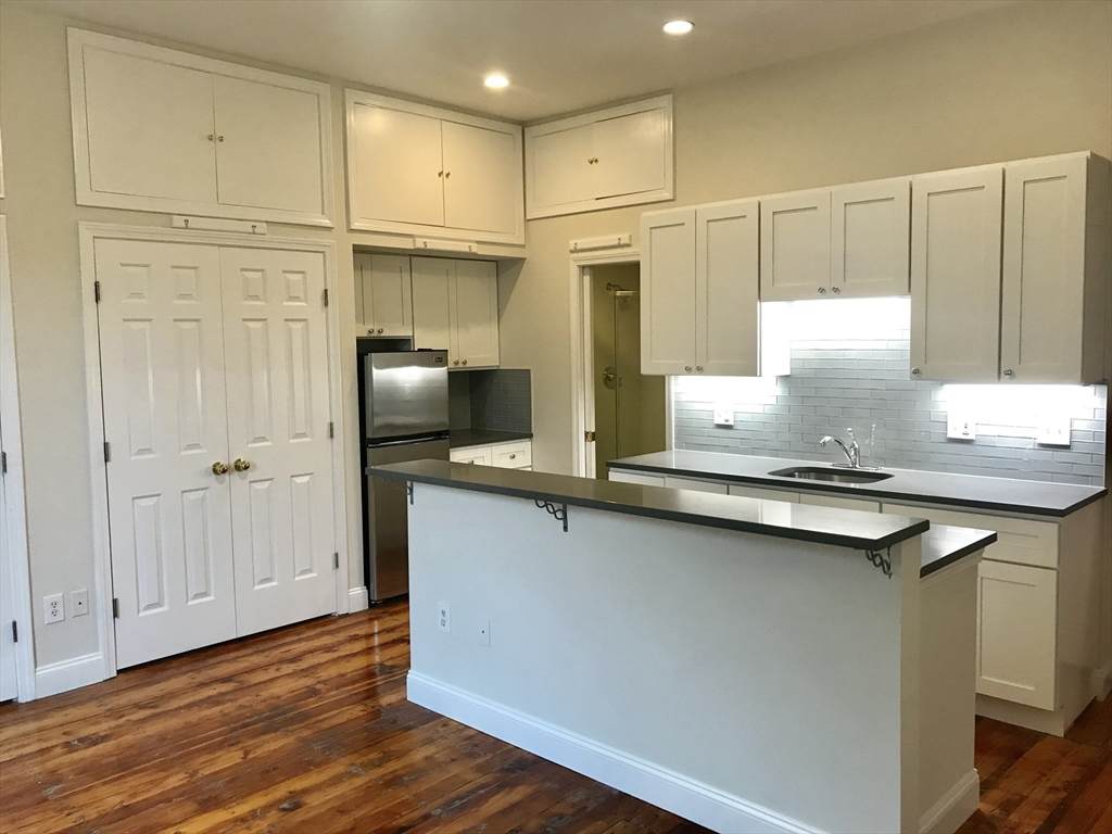 614 Massachusetts Ave - Photo 1