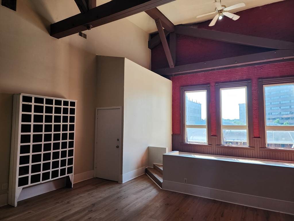211-213 Worthington St - Photo 1