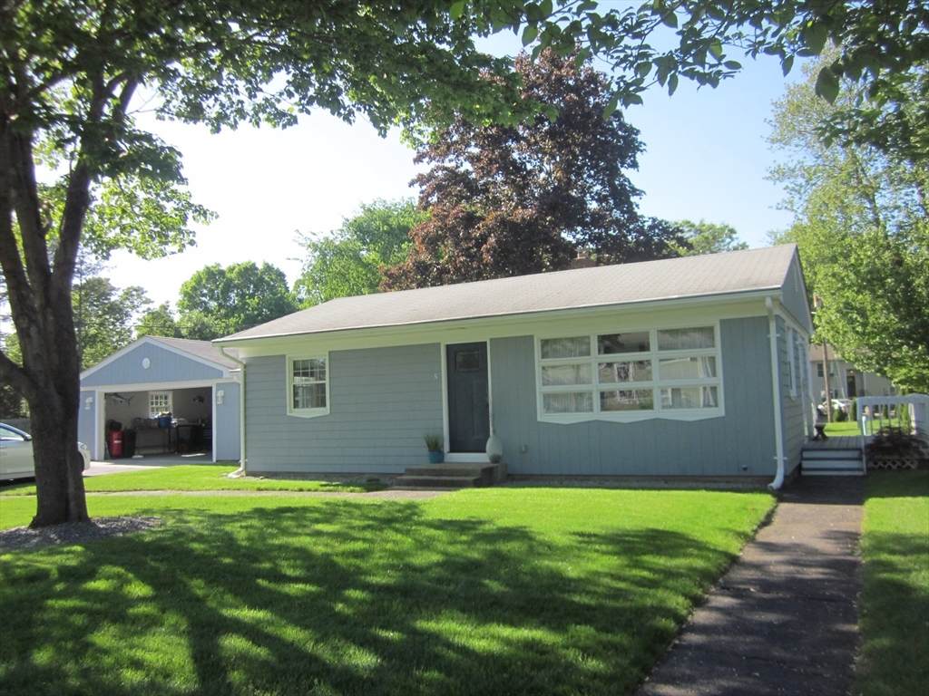 5 Domin Ave - Photo 1