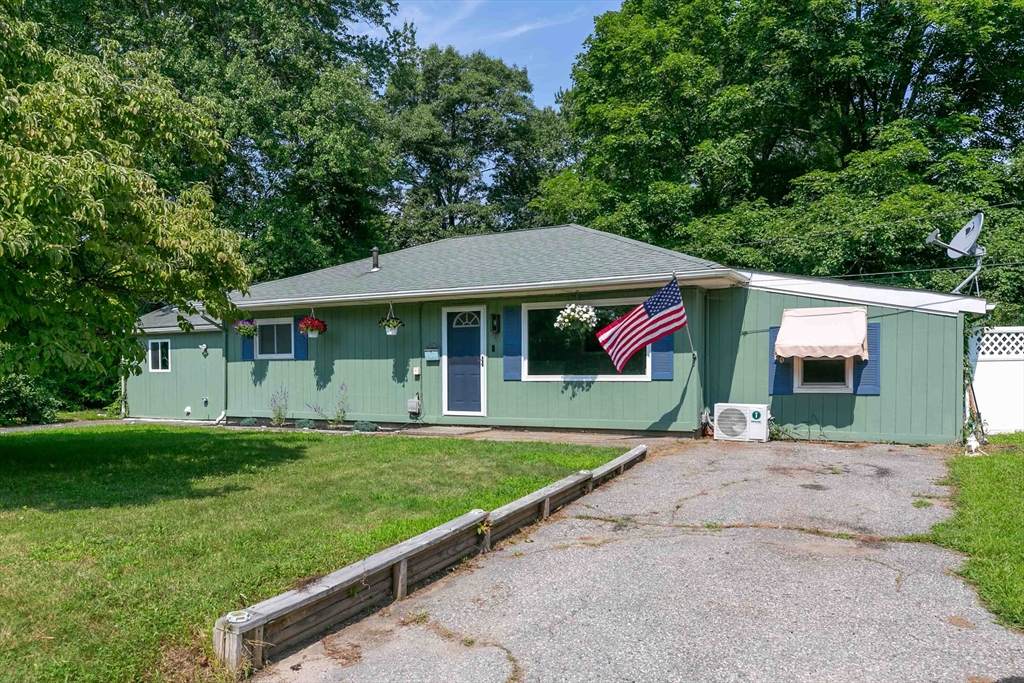55 Sherry St - Photo 1
