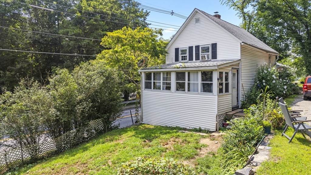 12 Main St - Photo 1