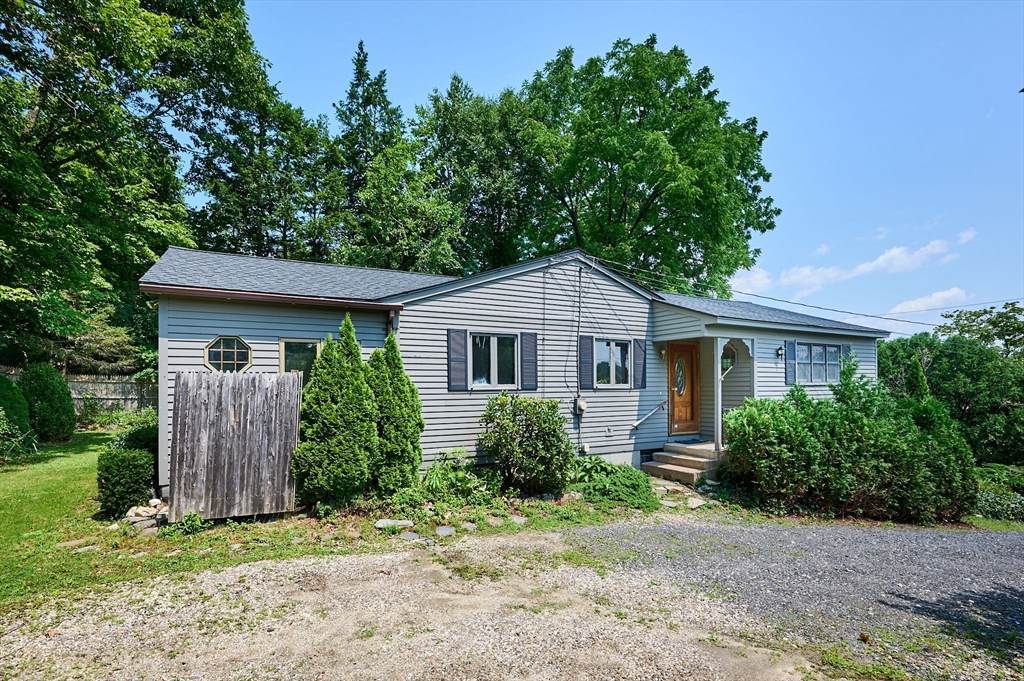 820 N King St - Photo 1