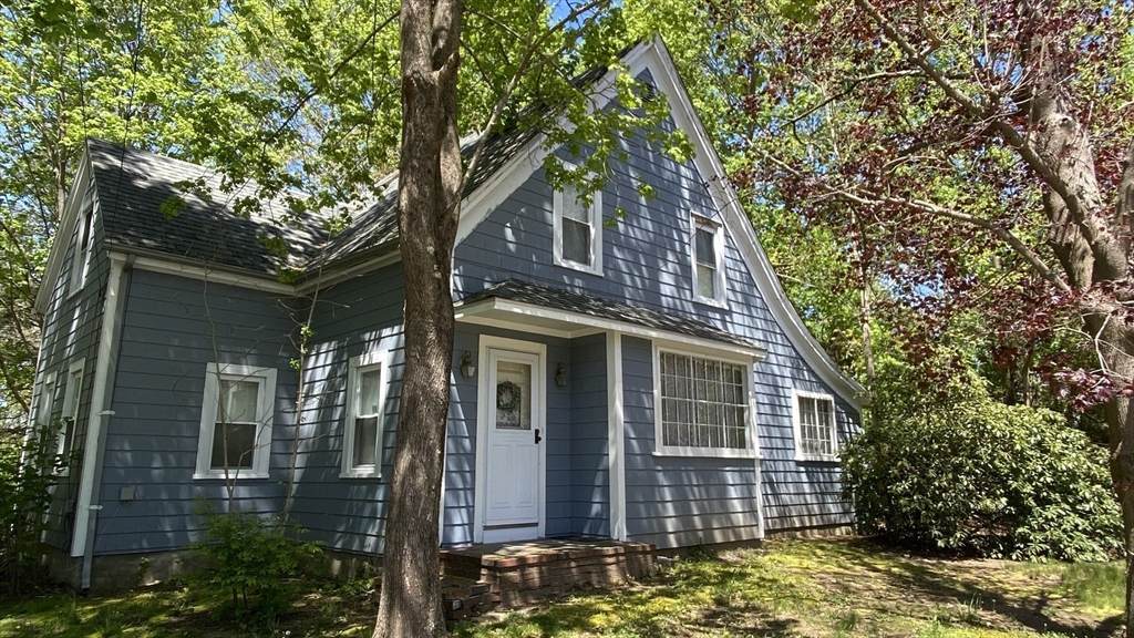 1373 Old Pleasant St - Photo 1