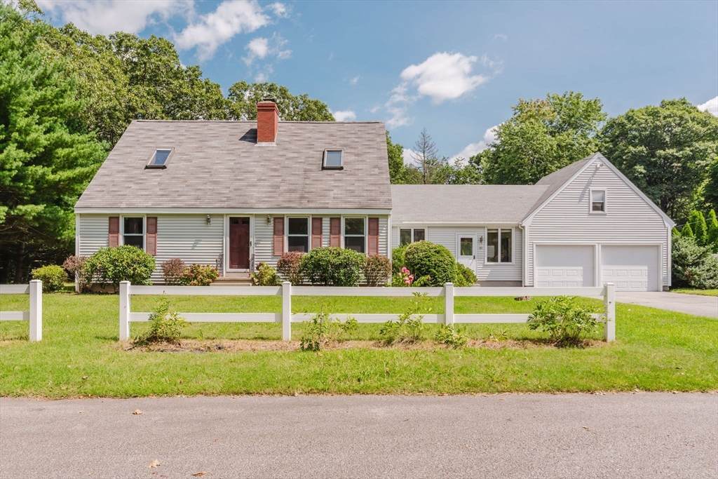 83 Maynard Ave - Photo 1