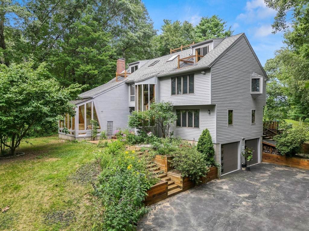 18 Donovan Dr - Photo 1