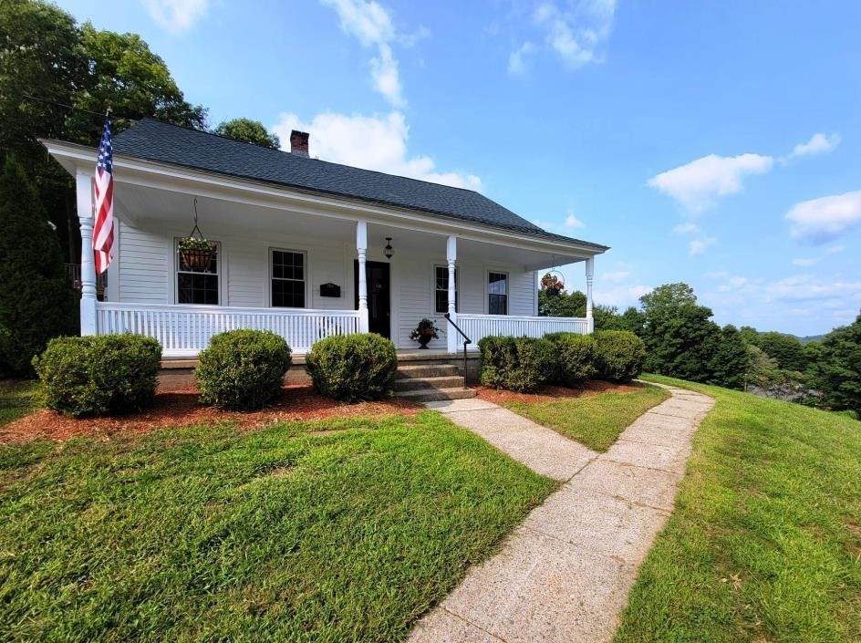 284 Mower St - Photo 1